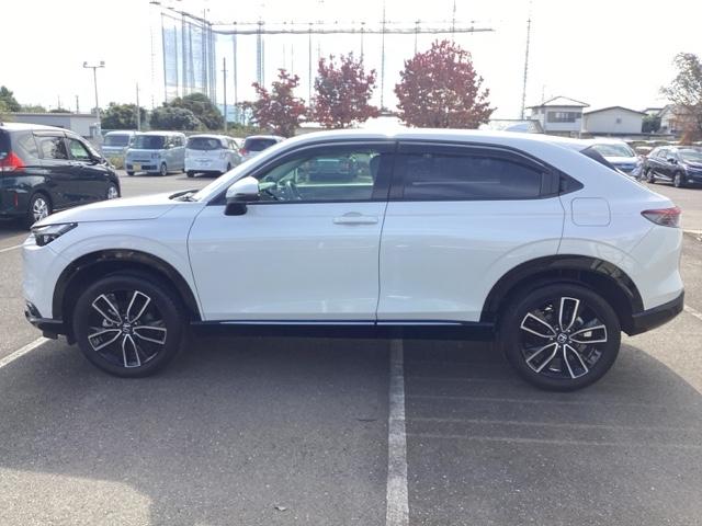 ヴェゼル ｅ：ＨＥＶＺ　衝突回避支援ブレーキ機能　パノラミックビューモニター　スマキ　Ｐトランク　フルオートエアコン　エアバッグ　両席エアバック　Ｒカメ　パワーウィンドウ　ＬＥＤランプ　ソナー　クルーズＣ（5枚目）