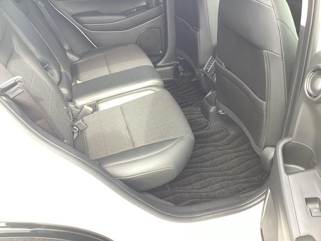 ヴェゼル ｅ：ＨＥＶＺ　衝突回避支援ブレーキ機能　パノラミックビューモニター　スマキ　Ｐトランク　フルオートエアコン　エアバッグ　両席エアバック　Ｒカメ　パワーウィンドウ　ＬＥＤランプ　ソナー　クルーズＣ（14枚目）