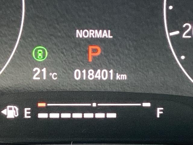 ヴェゼル ｅ：ＨＥＶＺ　衝突回避支援ブレーキ機能　パノラミックビューモニター　スマキ　Ｐトランク　フルオートエアコン　エアバッグ　両席エアバック　Ｒカメ　パワーウィンドウ　ＬＥＤランプ　ソナー　クルーズＣ（19枚目）