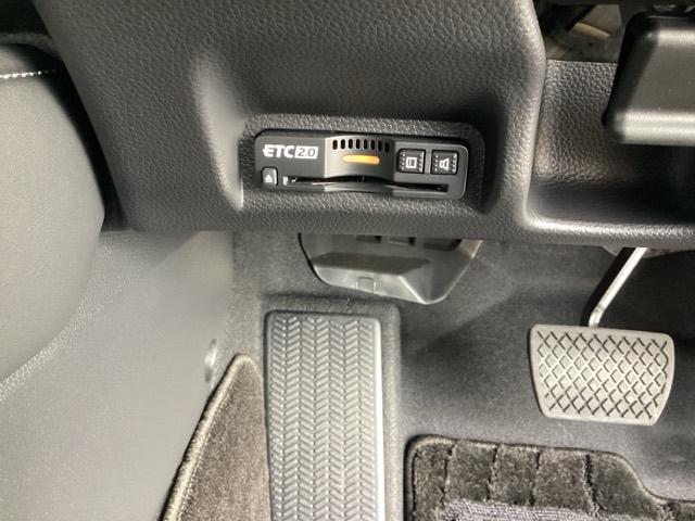 ヴェゼル ｅ：ＨＥＶＺ　衝突回避支援ブレーキ機能　パノラミックビューモニター　スマキ　Ｐトランク　フルオートエアコン　エアバッグ　両席エアバック　Ｒカメ　パワーウィンドウ　ＬＥＤランプ　ソナー　クルーズＣ（25枚目）