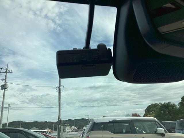 ヴェゼル ｅ：ＨＥＶＺ　衝突回避支援ブレーキ機能　パノラミックビューモニター　スマキ　Ｐトランク　フルオートエアコン　エアバッグ　両席エアバック　Ｒカメ　パワーウィンドウ　ＬＥＤランプ　ソナー　クルーズＣ（26枚目）