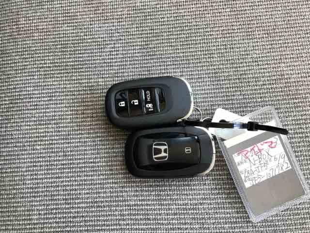 N-BOX ベースグレード 衝突軽減システム スマートキ- カーテンエアバック イモビライザー ECOモード 横滑り防止 オートクルーズ LEDヘッドライト キーフリー 地デジ パワーステアリング オートエアコン(28枚目)