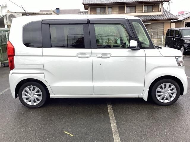 Ｎ－ＢＯＸ Ｌ　衝突回避支援ブレーキ　Ｉ－ＳＴＯＰ　クリソナ　ＰＷ　パワステ　スマ－トキ－　Ｂカメ　地デジＴＶ　ナビ＆ＴＶ　サイドエアバック　横滑り防止　ＥＴＣ車載器　ＬＥＤライト　エアコン付き　ＤＶＤ　盗難防止（4枚目）