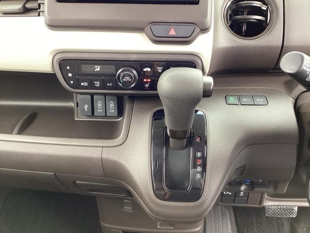 Ｎ－ＢＯＸ Ｌ　衝突回避支援ブレーキ　Ｉ－ＳＴＯＰ　クリソナ　ＰＷ　パワステ　スマ－トキ－　Ｂカメ　地デジＴＶ　ナビ＆ＴＶ　サイドエアバック　横滑り防止　ＥＴＣ車載器　ＬＥＤライト　エアコン付き　ＤＶＤ　盗難防止（11枚目）