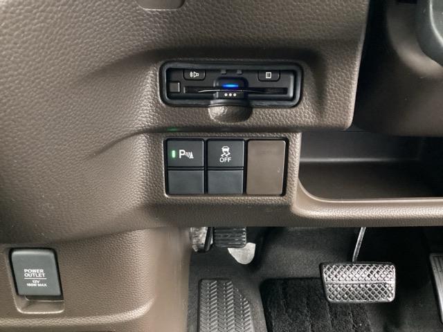 Ｎ－ＢＯＸ Ｌ　衝突回避支援ブレーキ　Ｉ－ＳＴＯＰ　クリソナ　ＰＷ　パワステ　スマ－トキ－　Ｂカメ　地デジＴＶ　ナビ＆ＴＶ　サイドエアバック　横滑り防止　ＥＴＣ車載器　ＬＥＤライト　エアコン付き　ＤＶＤ　盗難防止（28枚目）