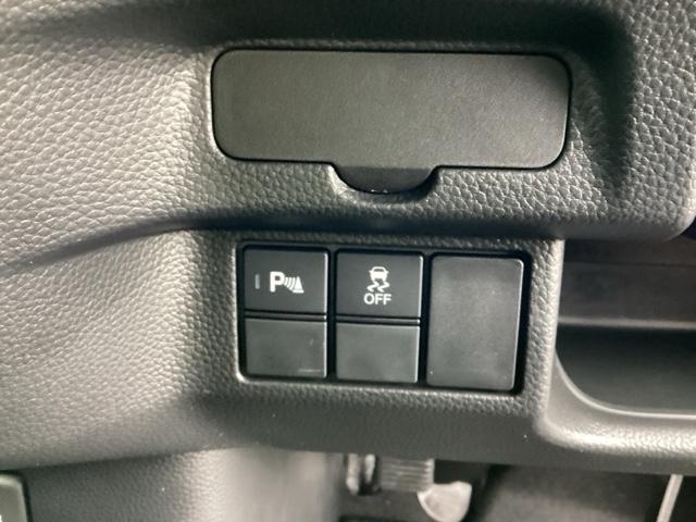 N-BOXカスタム G・Lターボホンダセンシング フルセ Iストップ 禁煙 セキュリティー クルーズコントロール キーレスエントリー ヒーター VSA ベンチS LEDランプ 助手席エアバック ターボモデル PW PS(32枚目)