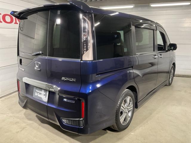 ステップワゴンスパーダ スパーダハイブリッドＧ・ＥＸホンダセンシング　フルオートエアコン　キーフリー　クリアランスソナー　Ｓヒーター　横滑防止　セキュリティアラーム　ＤＶＤ再生可　パワーウインドウ　エアバッグ　クルコン（7枚目）