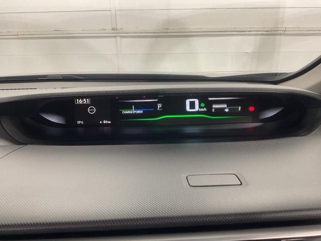 ステップワゴンスパーダ スパーダハイブリッドＧ・ＥＸホンダセンシング　フルオートエアコン　キーフリー　クリアランスソナー　Ｓヒーター　横滑防止　セキュリティアラーム　ＤＶＤ再生可　パワーウインドウ　エアバッグ　クルコン（14枚目）