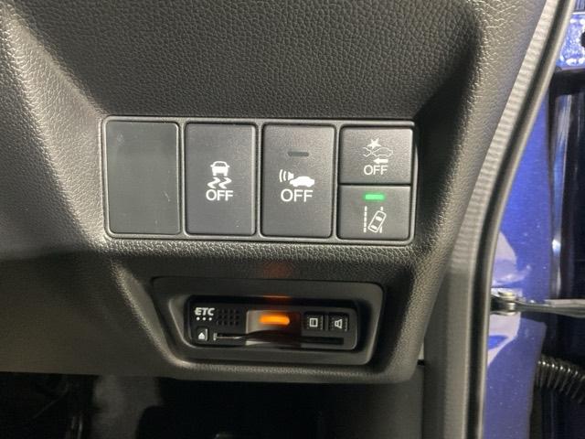 ステップワゴンスパーダ スパーダハイブリッドＧ・ＥＸホンダセンシング　フルオートエアコン　キーフリー　クリアランスソナー　Ｓヒーター　横滑防止　セキュリティアラーム　ＤＶＤ再生可　パワーウインドウ　エアバッグ　クルコン（27枚目）