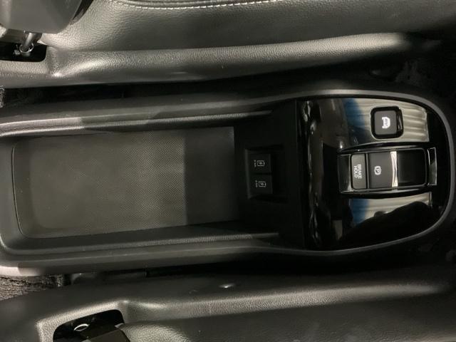 ステップワゴンスパーダ スパーダハイブリッドＧ・ＥＸホンダセンシング　フルオートエアコン　キーフリー　クリアランスソナー　Ｓヒーター　横滑防止　セキュリティアラーム　ＤＶＤ再生可　パワーウインドウ　エアバッグ　クルコン（35枚目）