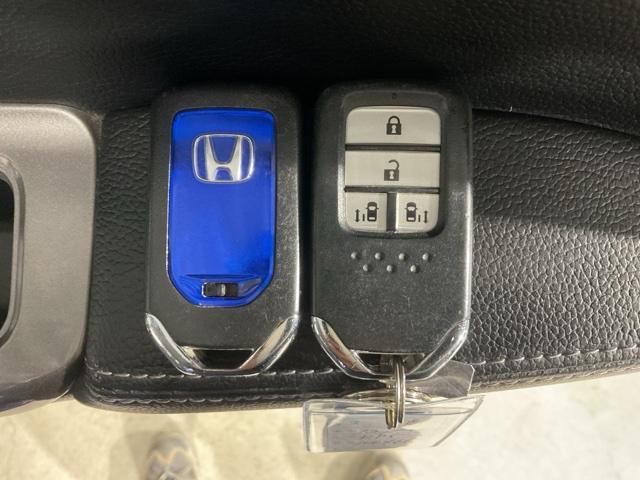 ステップワゴンスパーダ スパーダハイブリッドＧ・ＥＸホンダセンシング　フルオートエアコン　キーフリー　クリアランスソナー　Ｓヒーター　横滑防止　セキュリティアラーム　ＤＶＤ再生可　パワーウインドウ　エアバッグ　クルコン（36枚目）