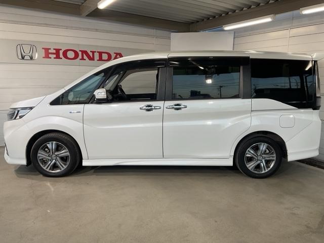 ステップワゴンスパーダ スパーダハイブリッドＧホンダセンシング　ＣＭＢＳ　リヤカメラ　スマキー　Ａストップ　ＥＳＣ　両側自動ドア　オートエアコン　禁煙　ＬＥＤヘッドライト　クルーズコントロール　地デジ　ＥＴＣ車載器（4枚目）