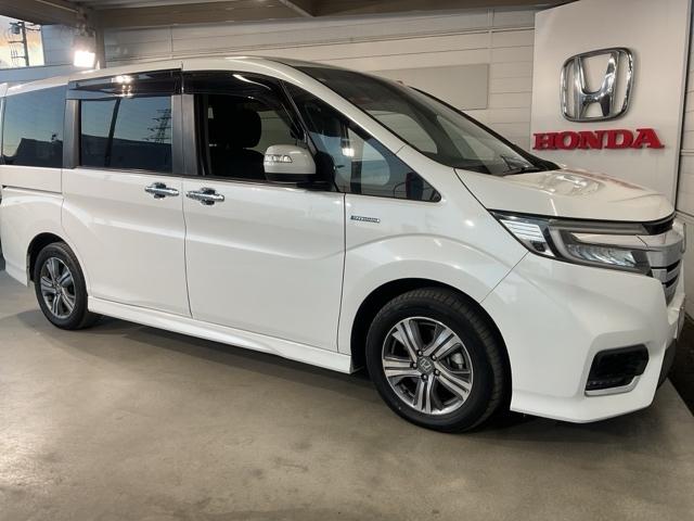 ステップワゴンスパーダ スパーダハイブリッドＧホンダセンシング　ＣＭＢＳ　リヤカメラ　スマキー　Ａストップ　ＥＳＣ　両側自動ドア　オートエアコン　禁煙　ＬＥＤヘッドライト　クルーズコントロール　地デジ　ＥＴＣ車載器（9枚目）