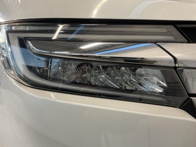 ステップワゴンスパーダ スパーダハイブリッドＧホンダセンシング　ＣＭＢＳ　リヤカメラ　スマキー　Ａストップ　ＥＳＣ　両側自動ドア　オートエアコン　禁煙　ＬＥＤヘッドライト　クルーズコントロール　地デジ　ＥＴＣ車載器（10枚目）