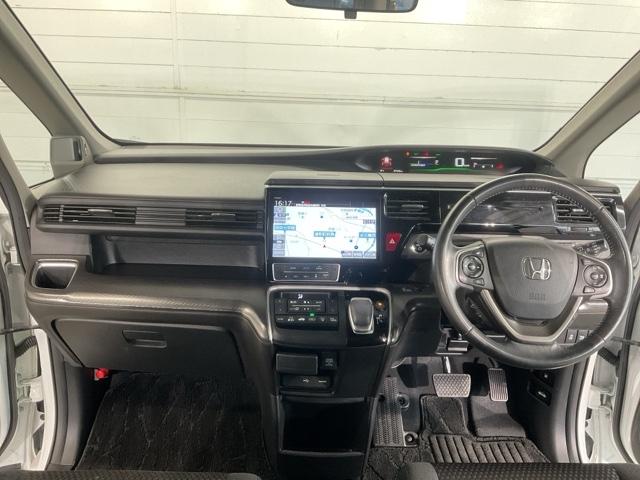 ステップワゴンスパーダ スパーダハイブリッドＧホンダセンシング　ＣＭＢＳ　リヤカメラ　スマキー　Ａストップ　ＥＳＣ　両側自動ドア　オートエアコン　禁煙　ＬＥＤヘッドライト　クルーズコントロール　地デジ　ＥＴＣ車載器（12枚目）