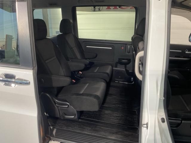 ステップワゴンスパーダ スパーダハイブリッドＧホンダセンシング　ＣＭＢＳ　リヤカメラ　スマキー　Ａストップ　ＥＳＣ　両側自動ドア　オートエアコン　禁煙　ＬＥＤヘッドライト　クルーズコントロール　地デジ　ＥＴＣ車載器（14枚目）