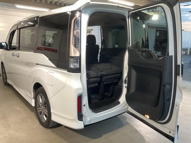 ステップワゴンスパーダ スパーダハイブリッドＧホンダセンシング　ＣＭＢＳ　リヤカメラ　スマキー　Ａストップ　ＥＳＣ　両側自動ドア　オートエアコン　禁煙　ＬＥＤヘッドライト　クルーズコントロール　地デジ　ＥＴＣ車載器（19枚目）