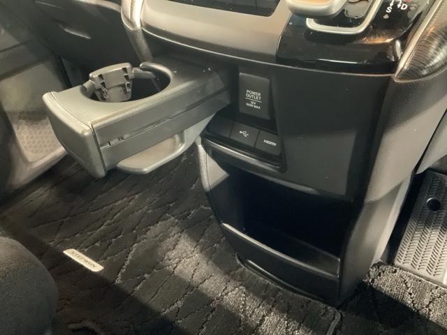 ステップワゴンスパーダ スパーダハイブリッドＧホンダセンシング　ＣＭＢＳ　リヤカメラ　スマキー　Ａストップ　ＥＳＣ　両側自動ドア　オートエアコン　禁煙　ＬＥＤヘッドライト　クルーズコントロール　地デジ　ＥＴＣ車載器（28枚目）