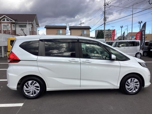 フリード G・ホンダセンシング Fセグ 追突被害軽減ブレーキ iストップ Wエアバッグ パワーウィンドウ アクティブクルーズコントロール スマートキ カラーバックモニター VSA エアコン セキュリティアラーム(4枚目)