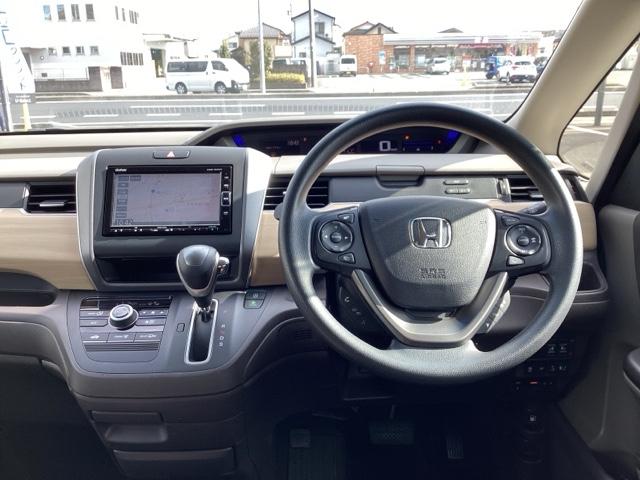 フリード G・ホンダセンシング Fセグ 追突被害軽減ブレーキ iストップ Wエアバッグ パワーウィンドウ アクティブクルーズコントロール スマートキ カラーバックモニター VSA エアコン セキュリティアラーム(15枚目)