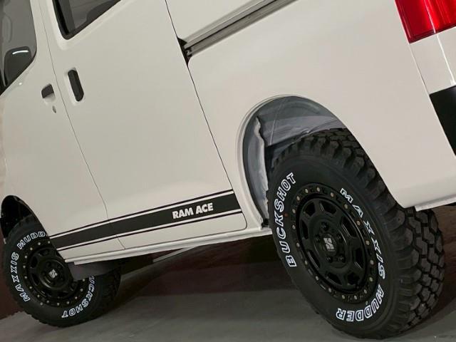 タウンエースバン ＧＬ　１４ＡＷ　エクストリームＪ　ＸＪ０７　マキシス　バックショット　エスペリア　リフトアップキット　ラムエース　フェイスチェンジキット　ＨＩＰＰＯＣＡＲリアウィンドウパネル　ＲＡＭ　ＡＣＥ　サイドデカール（36枚目）