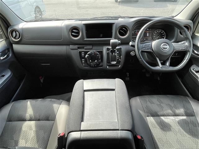 キャラバン ロンググランドプレミアムＧＸ　パートタイム４ＷＤ　デジタルインナーミラー　前席シートヒーター　リアヒーター＆クーラー　ラゲッジボード　全方位カメラ　ナイトロパワー１６インチアルミ　ホワイトレタータイヤ（42枚目）