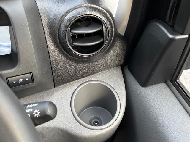 �����Ђ́A�V�ԁE���ÎԒ����̔��E����E�_�������E�Ԍ��E�C�����E�h���E�{�f�B�[�R�[�e�B���O���H�E�e��h���X�A�b�v�p�[�c�Ɏ���܂ŁA���L���s���Ă��܂���