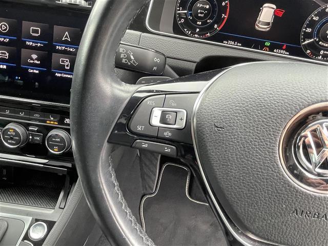 ゴルフ ＴＳＩハイライン　マイスター　黒革シート　純正ナビ　ＣＤ／ＤＶＤ／Ｂｌｕｔｏｏｔｈ　バックカメラ　エマージェンシーブレーキ　レーンキープアシスト　アダクティブクルーズコントロール　ブラインドスポットディテクション　Ｐアシスト（6枚目）