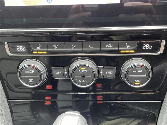 ゴルフ ＴＳＩハイライン　マイスター　黒革シート　純正ナビ　ＣＤ／ＤＶＤ／Ｂｌｕｔｏｏｔｈ　バックカメラ　エマージェンシーブレーキ　レーンキープアシスト　アダクティブクルーズコントロール　ブラインドスポットディテクション　Ｐアシスト（11枚目）