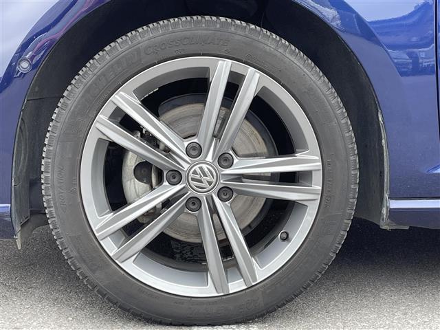ゴルフ ＴＳＩハイライン　マイスター　黒革シート　純正ナビ　ＣＤ／ＤＶＤ／Ｂｌｕｔｏｏｔｈ　バックカメラ　エマージェンシーブレーキ　レーンキープアシスト　アダクティブクルーズコントロール　ブラインドスポットディテクション　Ｐアシスト（23枚目）