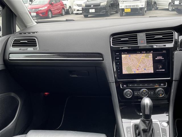 ゴルフ ＴＳＩハイライン　マイスター　黒革シート　純正ナビ　ＣＤ／ＤＶＤ／Ｂｌｕｔｏｏｔｈ　バックカメラ　エマージェンシーブレーキ　レーンキープアシスト　アダクティブクルーズコントロール　ブラインドスポットディテクション　Ｐアシスト（35枚目）