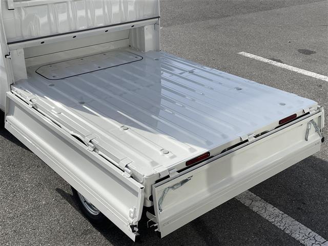 ハイゼットトラック ジャンボ　エクストラ　ＣＲＯＳＳ　ＣＲＵＩＳＥＲフェイスバンパー　パートタイム４ＷＤ　コーナーセンサー　ＬＥＤヘッドライト　フォグランプ　作業灯　スマートアシスト（24枚目）