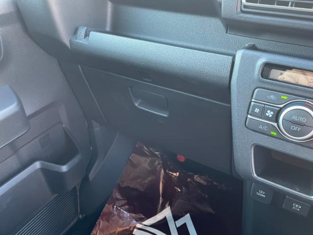 アトレー ＲＳ　マッドクロス１４インチＡＷ　純正マルチレール　純正ユーティリティフック　純正ルーフスポイラー　パナソニック７型メモリーナビ　（ＣＤ／ＤＶＤ／ＢＴ／フルセグＴＶ）室内カーテン　クルコン　バックカメラ（24枚目）