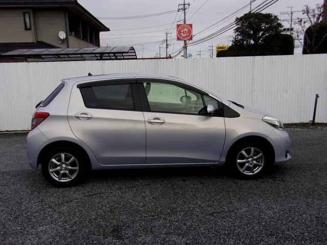 ヴィッツ Ｆ　スマイルエディション　純正ナビ　地デジ　ＥＴＣ　ドラレコ　プッシュスタート　スマートキー　スペアキー（5枚目）