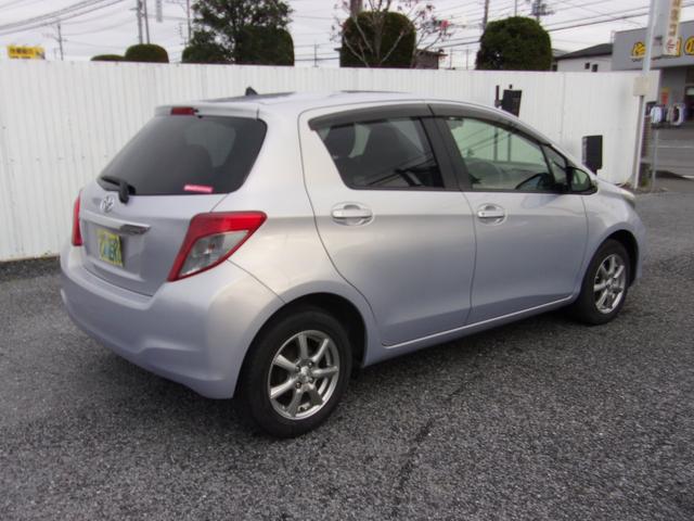 ヴィッツ Ｆ　スマイルエディション　純正ナビ　地デジ　ＥＴＣ　ドラレコ　プッシュスタート　スマートキー　スペアキー（9枚目）