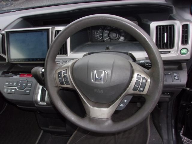 ステップワゴン Ｇ　Ｅセレクション　９インチナビ　バックカメラ　左電動スライド　ＥＴＣ　ＨＩＤ　ブルートゥースオーデイオ　地デジ　スマートキー（4枚目）