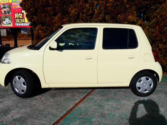 エッセ Ｄ　衝突安全ボディ　運転席エアバッグ　助手席エアバッグ　キーレスキー　セキュリティーアラーム　タイヤ４本新品　ポリマー加工済（5枚目）