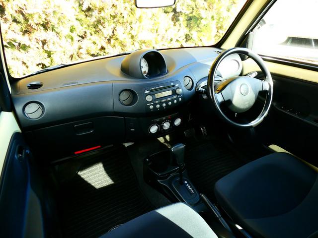 エッセ Ｄ　衝突安全ボディ　運転席エアバッグ　助手席エアバッグ　キーレスキー　セキュリティーアラーム　タイヤ４本新品　ポリマー加工済（10枚目）