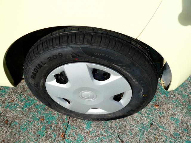 エッセ Ｄ　衝突安全ボディ　運転席エアバッグ　助手席エアバッグ　キーレスキー　セキュリティーアラーム　タイヤ４本新品　ポリマー加工済（20枚目）