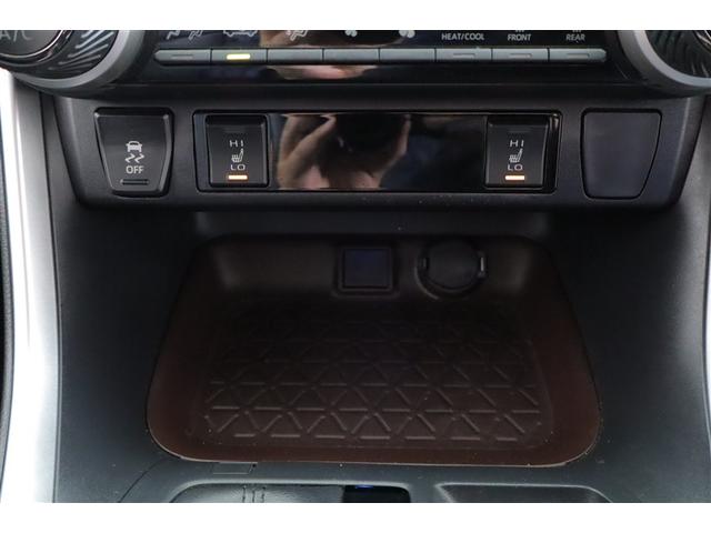 ＲＡＶ４ ハイブリッドＧ　４ＷＤ　フルセグ　メモリーナビ　ＤＶＤ再生　ミュージックプレイヤー接続可　バックカメラ　衝突被害軽減システム　ＥＴＣ　ＬＥＤヘッドランプ　記録簿（18枚目）