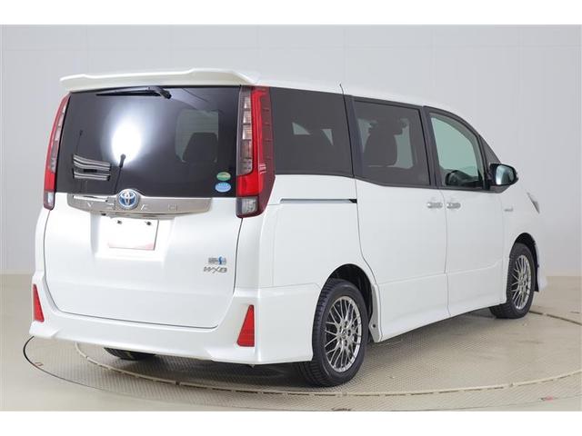 ノア ハイブリッドＳｉ　ダブルバイビー　フルセグ　メモリーナビ　ＤＶＤ再生　ミュージックプレイヤー接続可　後席モニター　バックカメラ　衝突被害軽減システム　ＥＴＣ　ドラレコ　両側電動スライド　ＬＥＤヘッドランプ　乗車定員７人　３列シート（3枚目）