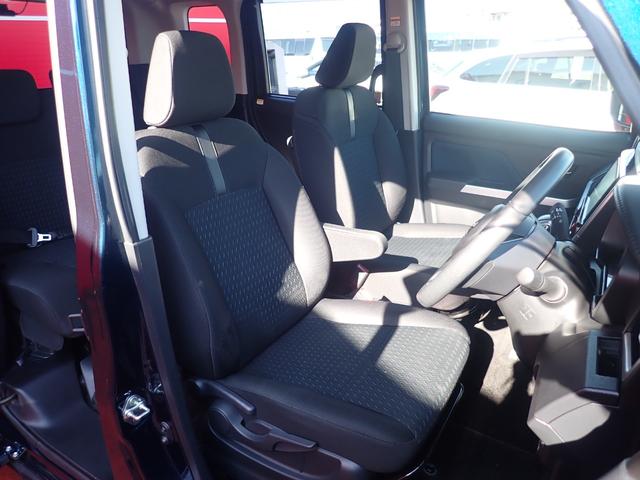 ルーミー カスタムＧ－Ｔ　純正９インチナビ　フルセグ　両パワスラ　セーフティセンス　レーダークルーズ　パノラミックビューモニター　コーナーセンサー　オートライト　Ｐスタート　ＬＥＤヘッドライト　前シートヒーター　前後ドラレコ（17枚目）