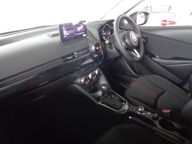 ＭＡＺＤＡ２ １５スポルト　【登録済未使用車】ＬＥＤヘッドランプ　電動格納リモコン式カラードドアミラー　全方位モニター　８．８インチセンターディスプレイ　フルオートエアコン　ＡｐｐｌｅＣａｒＰｌａｙ／ＡｎｄｒｏｉｄＡｕｔｏ対応（22枚目）
