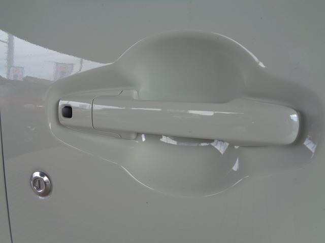 ハスラー ハイブリッドＧ　【届出済未使用車】　メッキフロントグリル、ヘッドランプガーニッシュ　　ファブリックシート表皮　フルオートエアコン　運転席・助手席シートヒーター　１５インチスチールホイール　ウレタンステアリングホイール（21枚目）