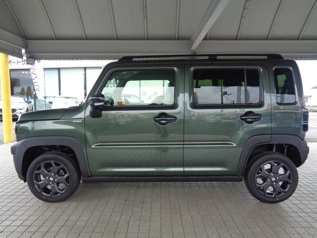ハスラー タフワイルド　【届出済未使用車】運転席助手席シートヒーター　マイルドハイブリッド　フルオートエアコン（ナノイーＸ搭載）　ＬＥＤフロントフォグランプ　ルーフレール　１５インチアルミホイール　本革巻ステアリングホイール（6枚目）