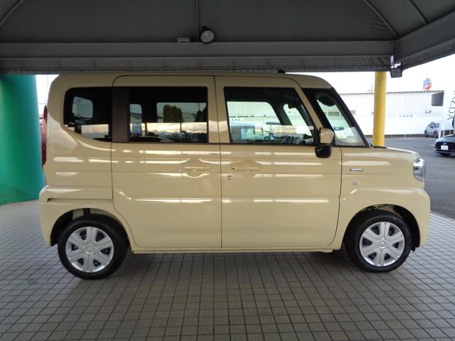 スペーシア ハイブリッドＧ　【届出済未使用車】デュアルセンサーブレーキサポートＩＩ　誤発進抑制機能　ＬＥＤヘッドランプ　１４インチフルホイールキャップ　ウレタンステアリングホイール　運転席・助手席インパネドリンクホルダー（9枚目）