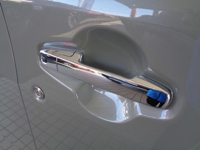 ワゴンRスマイル クリームコーデ 【届出済未使用車】LEDヘッドランプ LEDフロントフォグランプ 後席両側ワンアクションパワースライドドア 運転席・助手席シートーヒーター 14インチフルホイールキャップ USB電源ソケット(19枚目)