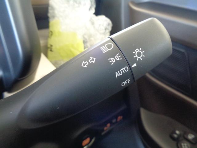 スペーシア ハイブリッドX 【届出済未使用車】LEDヘッドランプ スリムサーキュレーター 後席両側ワンアクションパワースライドドア ロールサンシェード 運転席助手席シートヒーター 後席両側パーソナルテーブル マルチユースフラップ(16枚目)