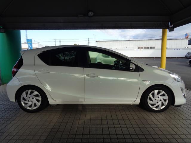 アクア S カーナビ Bluetooth FM/AMラジオ ワンセグ CD/DVD対応 ETC車載器 バックカメラ ハイブリッド車(11枚目)