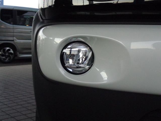 クロスビー ハイブリッドＭＺ　【登録済使用車】ＬＥＤヘッドランプ　ＬＥＤフロントフォグランプ　メッキドアハンドル　本革巻ステアリングホイール　運転席・助手席シートヒーター　ファブリックシート表皮　防汚タイプラゲッジフロア（19枚目）